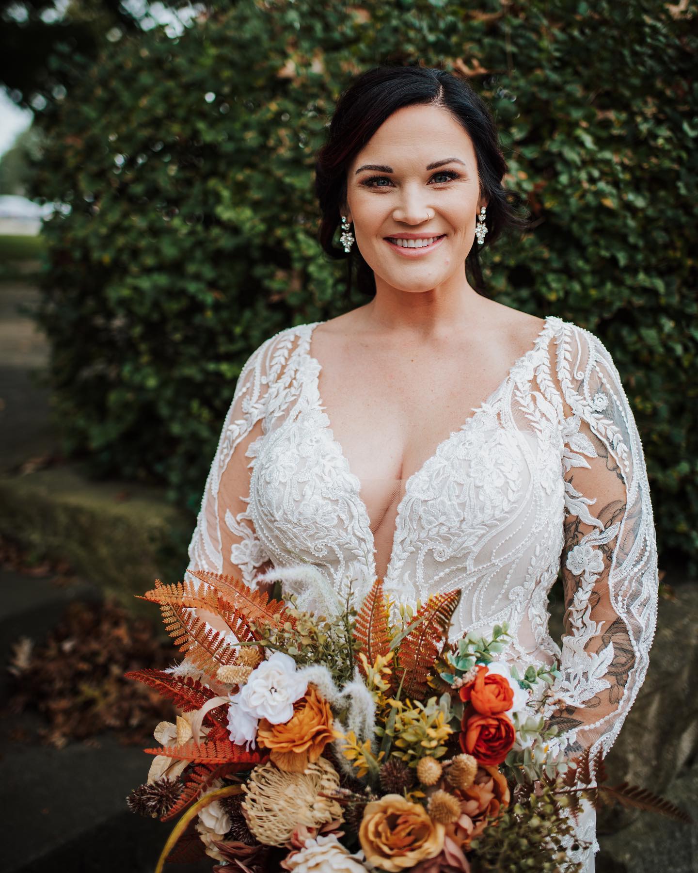 "Happiness and confidence are the prettiest things you can wear on your wedding day."

#raineyartistry #nowilting #nowater #noallergens  #foreverflorals #fauxreal #bouquettodaycenterpiecetomorrow #missouribride #bohobride #boho #bridalbouquet #midwestbride